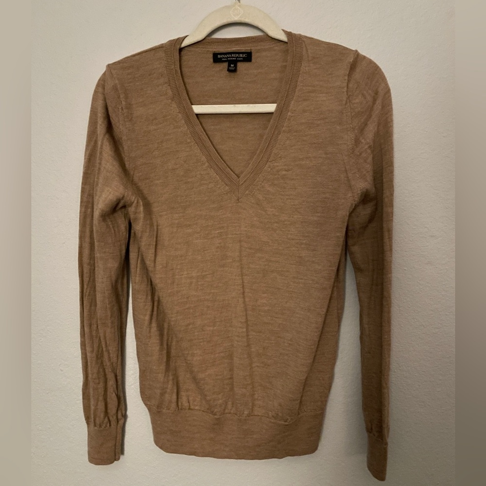 EUC camel Banana Republic merino wool lightweight sweater